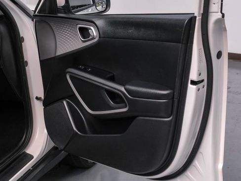 Used 2021 Kia Soul LX image 39