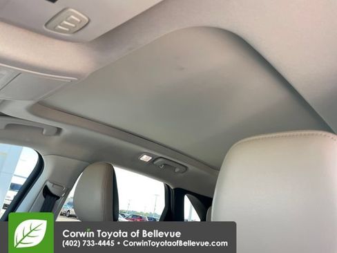 Used 2021 Ford Escape Titanium AWD/4WD image 25
