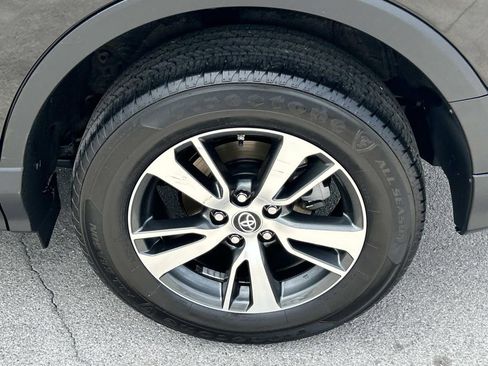 Used 2018 Toyota RAV4 XLE image 15