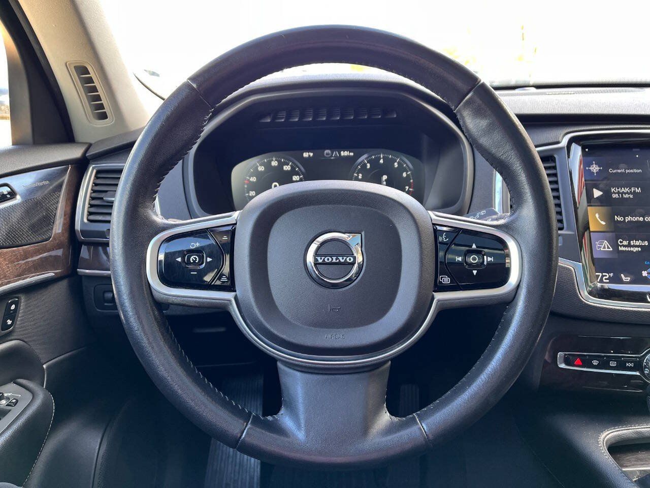 Used 2019 Volvo XC90 T5 Momentum w/ Multimedia Package AWD/4WD image 10