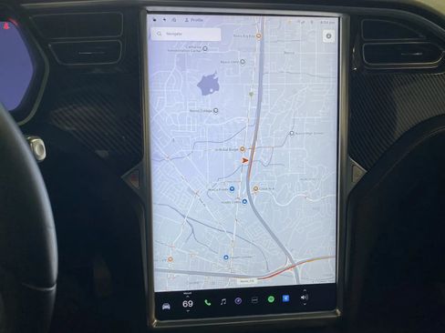 Used 2017 Tesla Model X 75D image 13