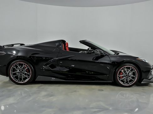 Used 2023 Chevrolet Corvette Stingray Preferred Conv w/ Z51 Performance Package RWD image 9