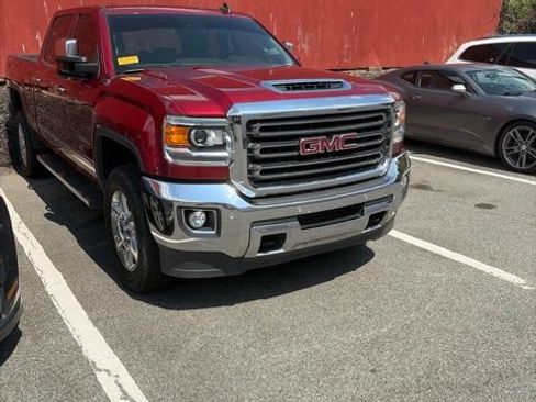 Used 2018 GMC Sierra 2500 SLT w/ Duramax Plus Package AWD/4WD image 3
