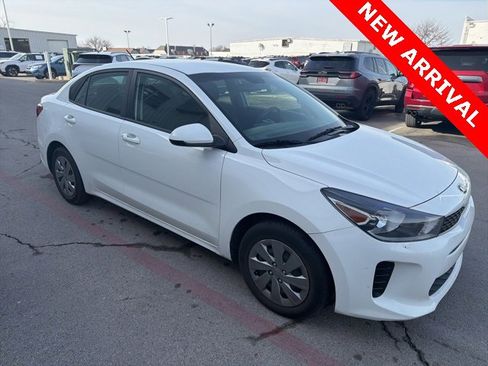 Used 2019 Kia Rio LX image 2