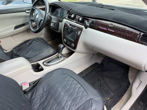 Used 2014 Chevrolet Impala LT w/ LT Sunroof Package image 3