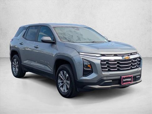 Used 2025 Chevrolet Equinox LT AWD/4WD image 3