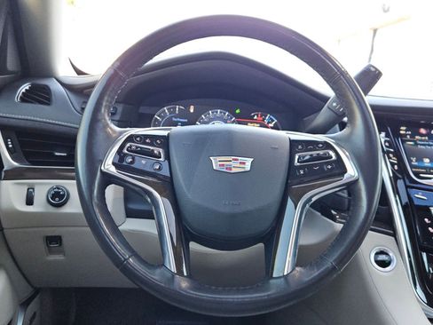 Used 2020 Cadillac Escalade Premium Luxury image 12