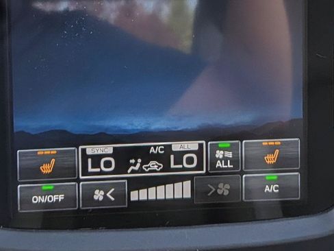 Used 2025 Subaru Forester Limited AWD/4WD image 20