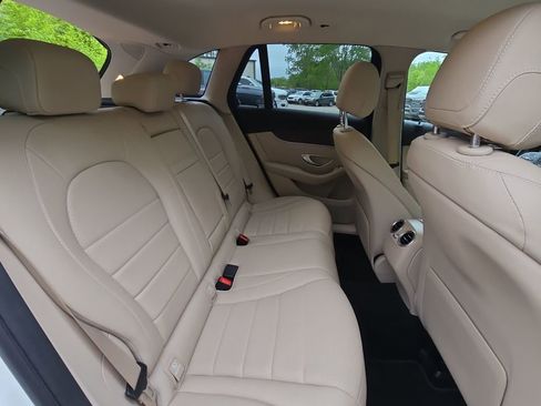 Used 2022 Mercedes-Benz GLC 300 4MATIC image 17