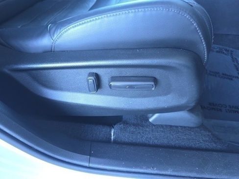 Used 2020 Honda CR-V EX-L image 11