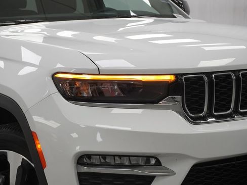 Used 2022 Jeep Grand Cherokee Limited 4xe w/ Luxury Tech Group II AWD/4WD image 7