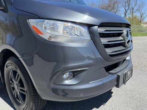 Used 2022 Mercedes-Benz Sprinter 2500 image 7