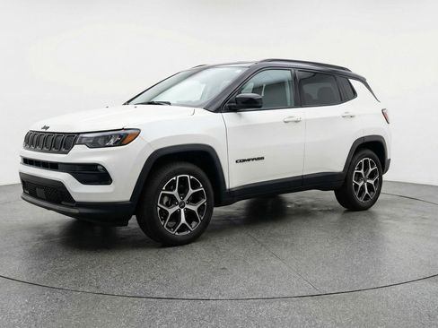 Used 2025 Jeep Compass Limited image 3