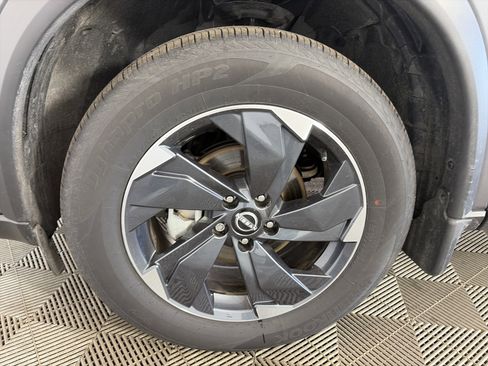 Certified 2025 Nissan Rogue SV image 13