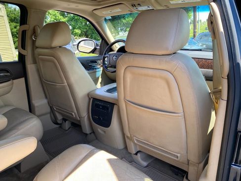 Used 2012 GMC Yukon XL Denali AWD/4WD image 32