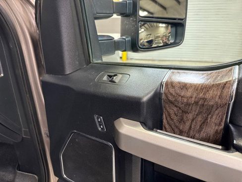 Used 2018 Ford F250 Lariat w/ Camper Package image 63