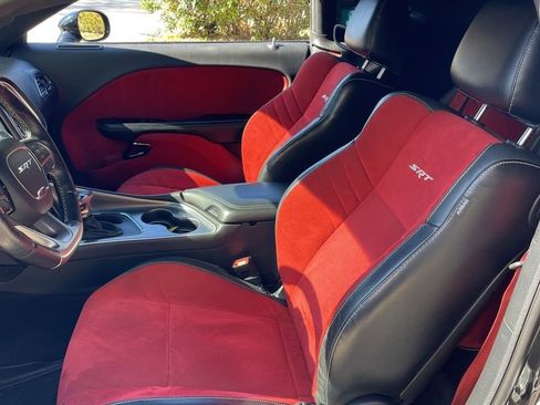 Used 2015 Dodge Challenger SRT Hellcat image 7