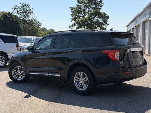Used 2021 Ford Explorer XLT RWD image 10