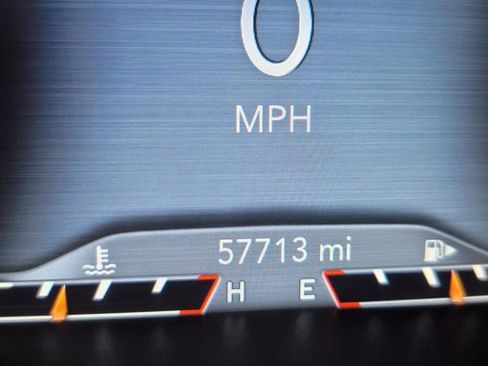 Used 2022 Jeep Cherokee Latitude Lux w/ Mopar Interior Package image 36