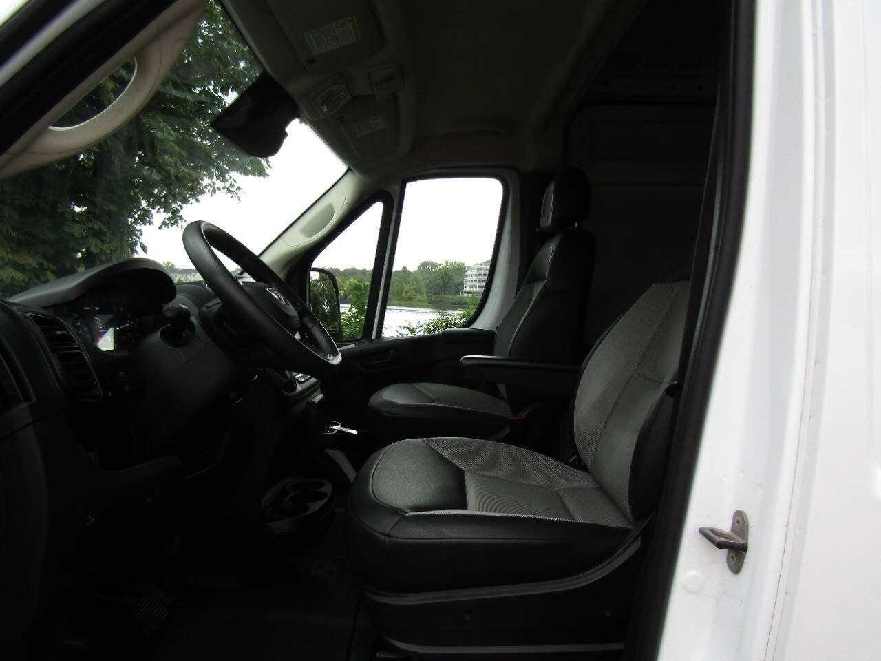 Used 2025 RAM ProMaster 3500 w/ Convenience Group FWD image 11