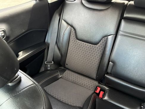 Used 2019 Jeep Compass Latitude AWD/4WD image 13