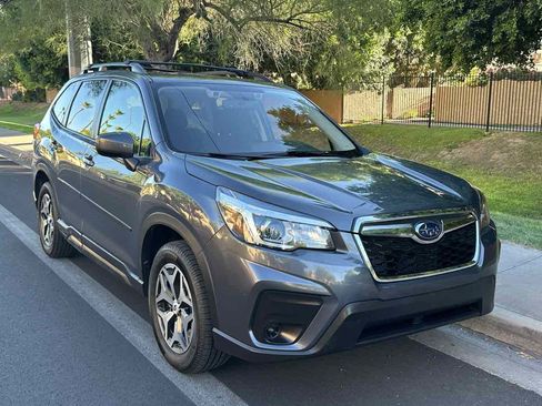 Used 2020 Subaru Forester Premium AWD/4WD image 2