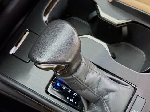 Used 2024 Lexus ES 350 w/ Premium Package image 17