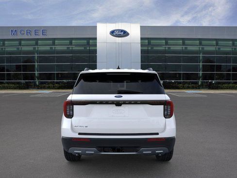 New 2026 Ford Explorer Active w/ Active Comfort Package RWD image 5