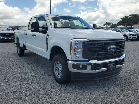 New 2026 Ford F250 XL w/ XL Chrome Package image 2
