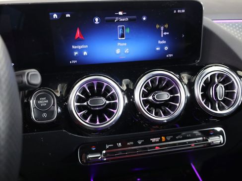 Used 2025 Mercedes-Benz GLA 35 AMG 4MATIC image 21