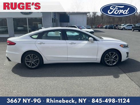 Used 2019 Ford Fusion SEL image 2
