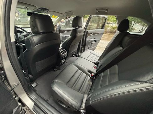 Used 2017 Kia Sorento EX image 39