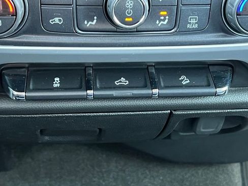 Used 2018 GMC Sierra 2500 SLE w/ SLE Preferred Package AWD/4WD image 30
