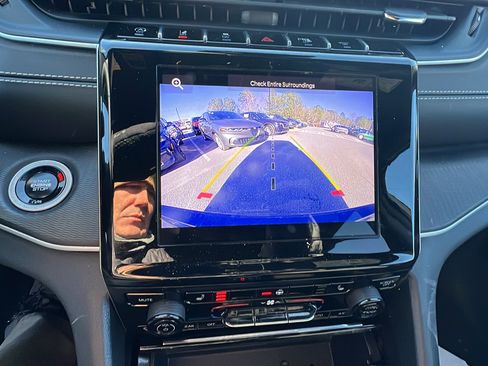 Used 2024 Jeep Grand Cherokee L Laredo w/ Luxury Tech Group I image 32