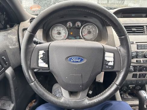 Used 2010 Ford Focus SE image 14