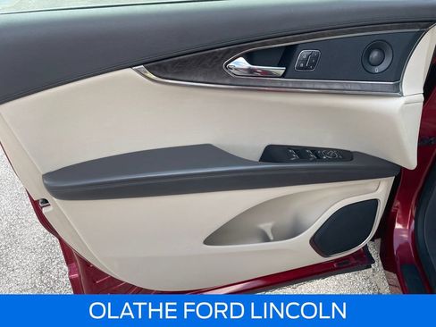 Used 2016 Lincoln MKX Reserve w/ Technology Package AWD/4WD image 10