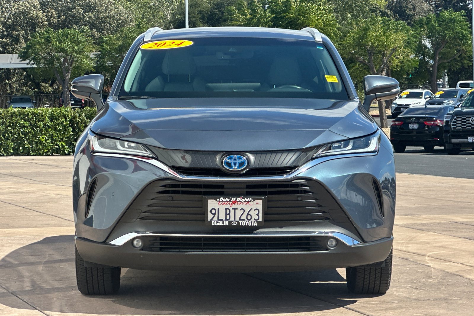 Certified 2024 Toyota Venza XLE AWD/4WD image 11