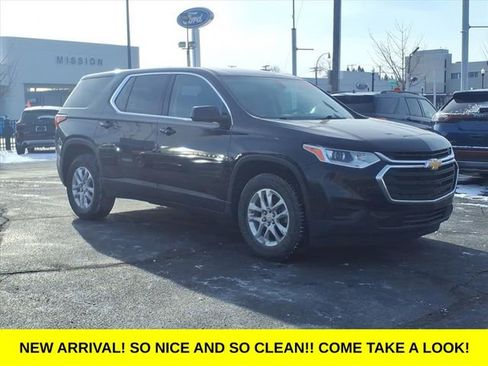 Used 2018 Chevrolet Traverse LS image 3