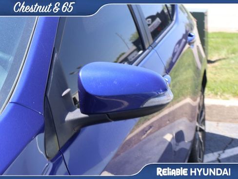 Used 2018 Toyota Corolla SE w/ SE Premium Package FWD image 13