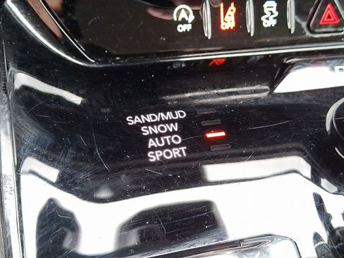 Used 2023 Jeep Wagoneer L Series II image 25