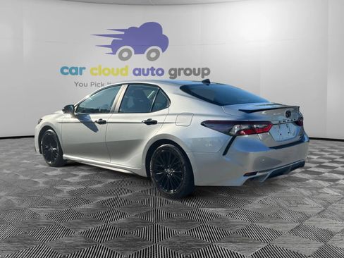 Used 2021 Toyota Camry SE AWD/4WD image 3