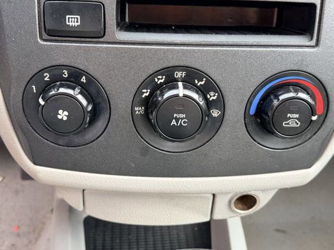 Used 2005 Kia Spectra LX image 15