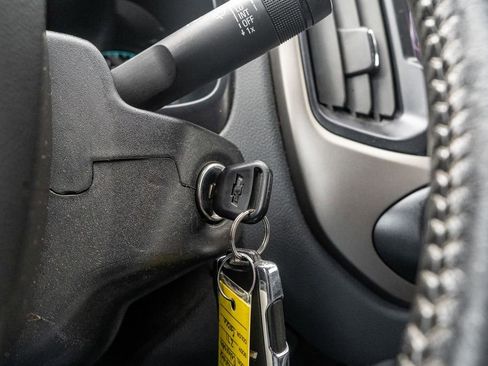 Used 2015 Chevrolet Colorado Z71 image 25