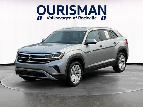 Used 2023 Volkswagen Atlas Cross Sport SE AWD/4WD image 2