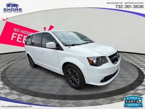Used 2018 Dodge Grand Caravan SE FWD image 3