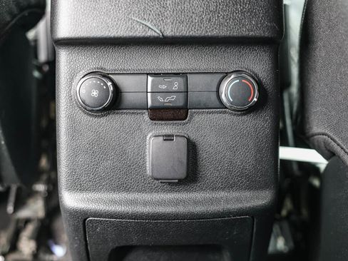Used 2019 Ford Explorer XLT w/ Equipment Group 201A FWD image 7