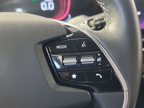 Used 2023 Kia Niro EX FWD image 24