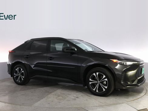 Used 2024 Toyota bZ4X XLE w/ Weather Package image 5