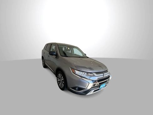 Used 2020 Mitsubishi Outlander ES AWD/4WD image 2