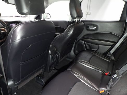 Used 2017 Jeep Compass Latitude image 10